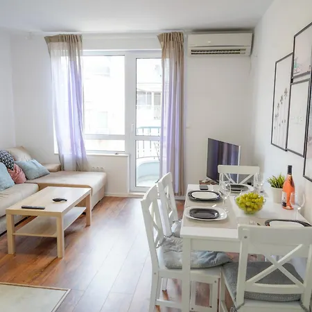 Cosy, Fully Renovated 2bd Near The Cathedral شقة