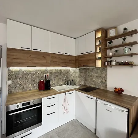 Cosy, Fully Renovated 2bd Near The Cathedral *