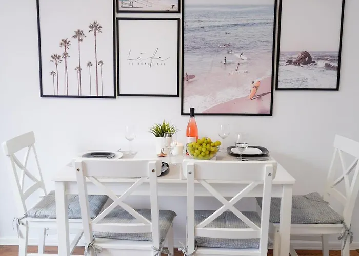 Cosy, Fully Renovated 2bd Near The Cathedral *