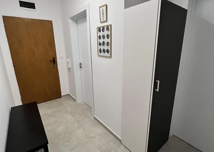 Cosy, Fully Renovated 2bd Near The Cathedral וארנה