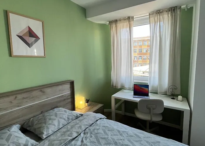 Cosy, Fully Renovated 2bd Near The Cathedral דירה *