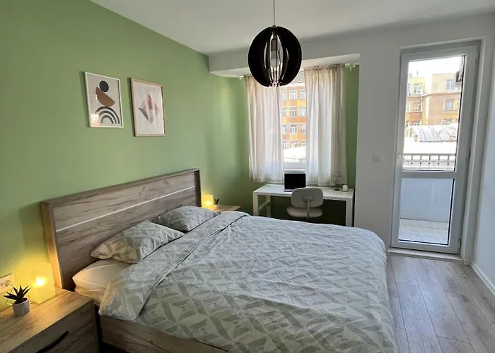 Cosy, Fully Renovated 2bd Near The Cathedral וארנה