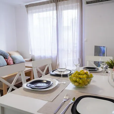 Apartment Cosy, Fully Renovated 2bd Near The Cathedral *