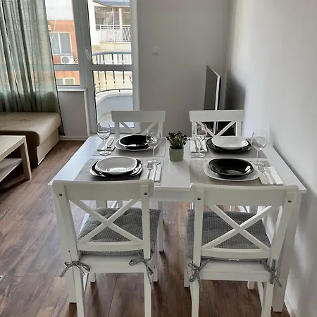 Апартаменты Cosy, Fully Renovated 2bd Near The Cathedral Варна
