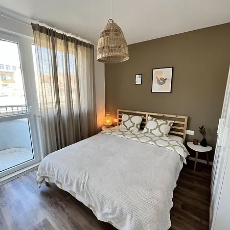 Lägenhet Cosy, Fully Renovated 2bd Near The Cathedral Varna