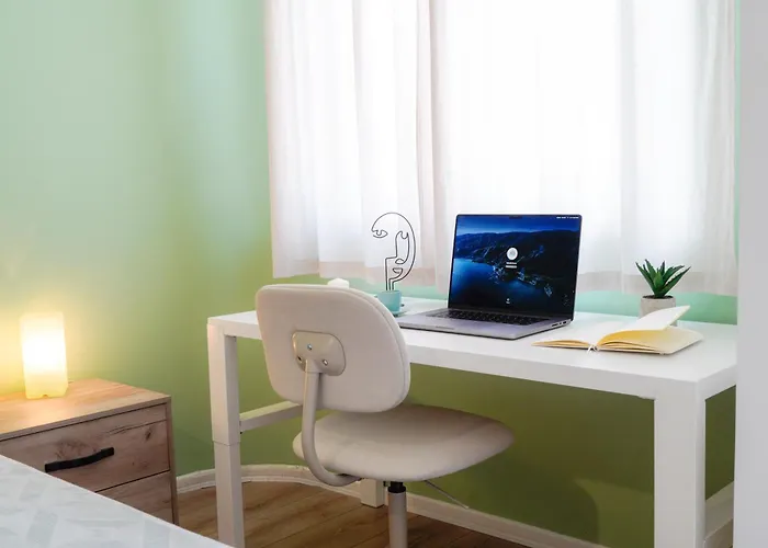 Cosy, Fully Renovated 2bd Near The Cathedral 아파트 *