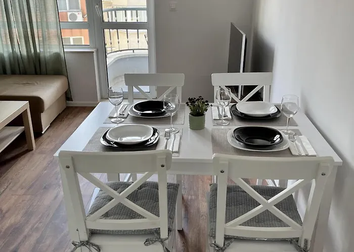 아파트 Cosy, Fully Renovated 2bd Near The Cathedral 바르나