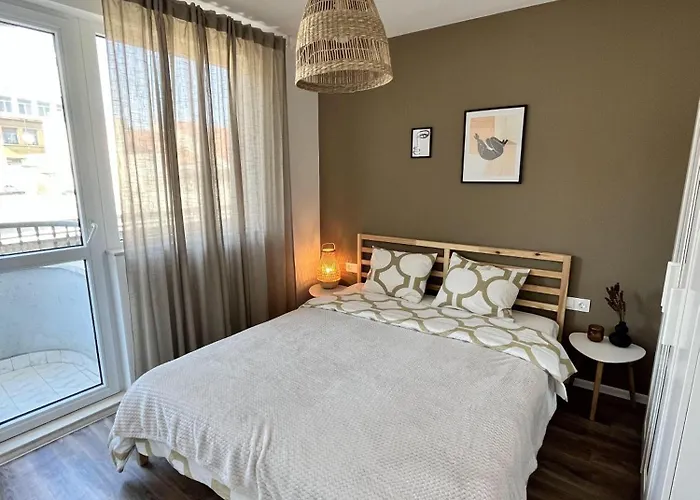 아파트 Cosy, Fully Renovated 2bd Near The Cathedral 바르나