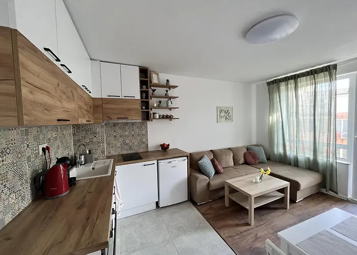 Cosy, Fully Renovated 2bd Near The Cathedral * 바르나