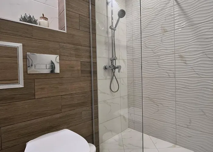 아파트 Cosy, Fully Renovated 2bd Near The Cathedral *