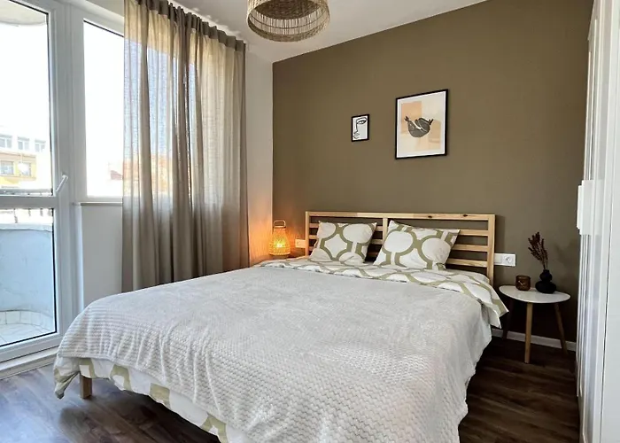 아파트 Cosy, Fully Renovated 2bd Near The Cathedral *